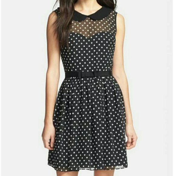 Betsey Johnson Dresses & Skirts - Betsey Johnson Peter Pan Collar Dress Size 6